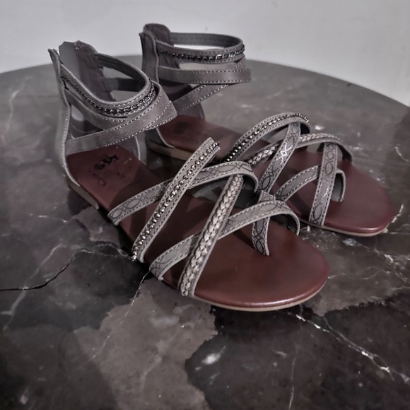 Gray Silver Gladiator Sandals Size 5.5 by Jellypop - Picture 4 of 9